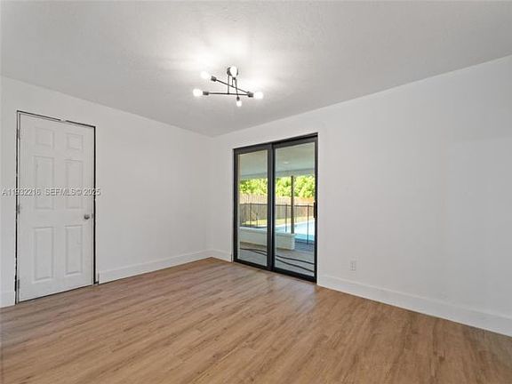 4th image of 1516 SW 30th Ter