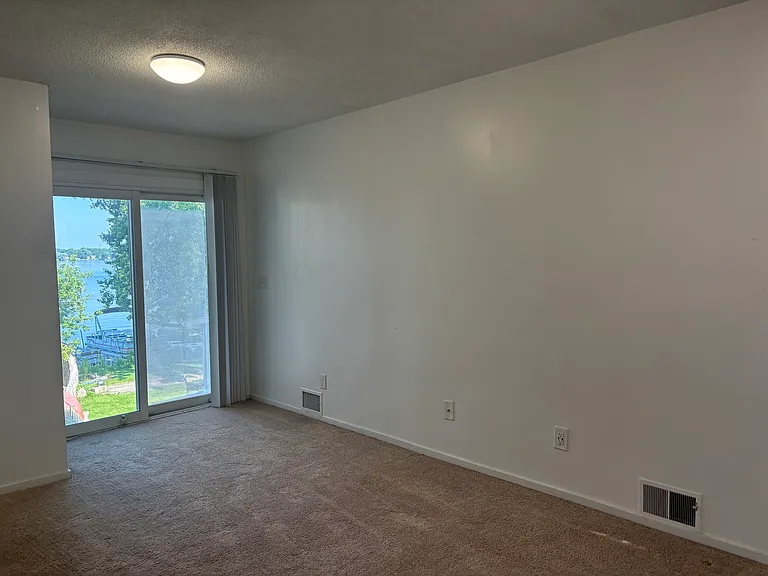 425 E Shore Dr #1 — Photo 5
