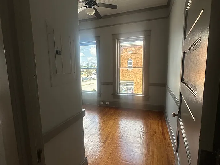 106 N Broad St — Photo 8
