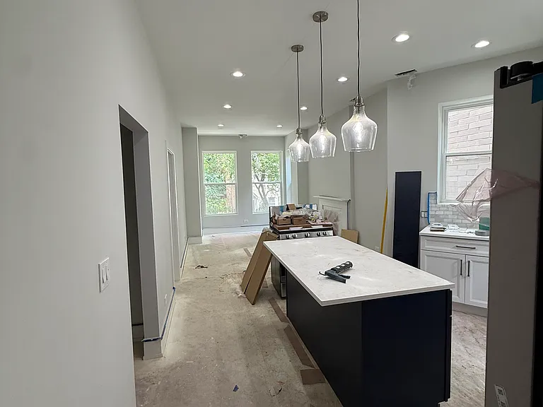 1123 W Wolfram St #2 — Photo 5