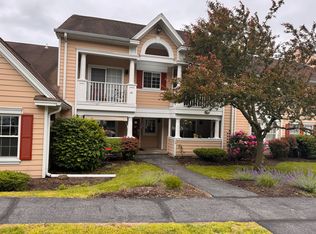 128 North St APT 25, Groton, CT 06340