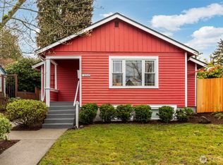 6040 42nd Ave SW, Seattle, WA 98136