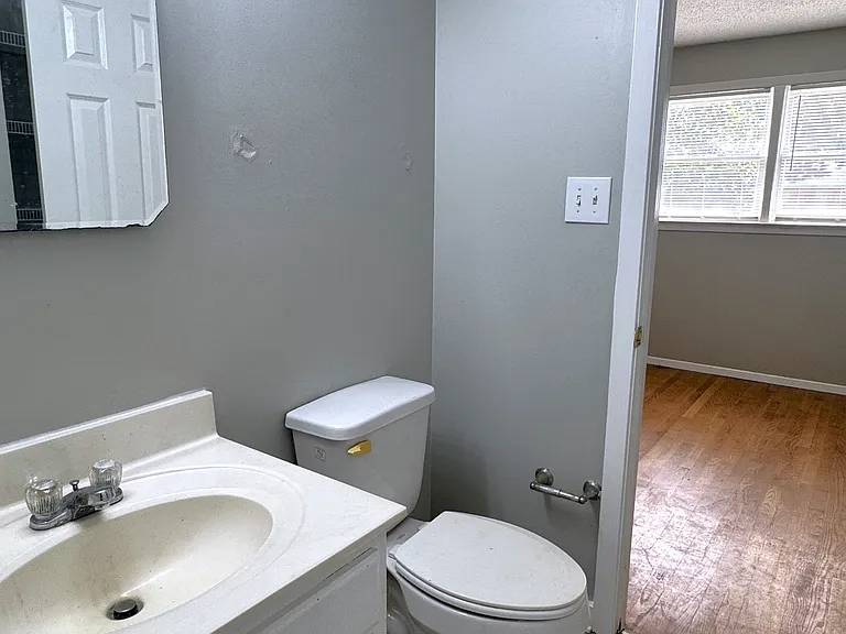 1100 Danita Cv — Photo 9