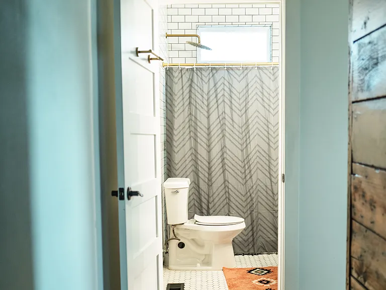 612 N Madison Ave — Photo 13
