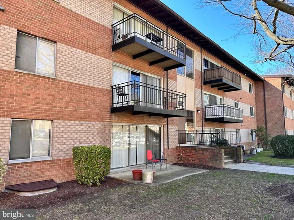 4114 Mangalore Dr APT 302, Annandale, VA 22003