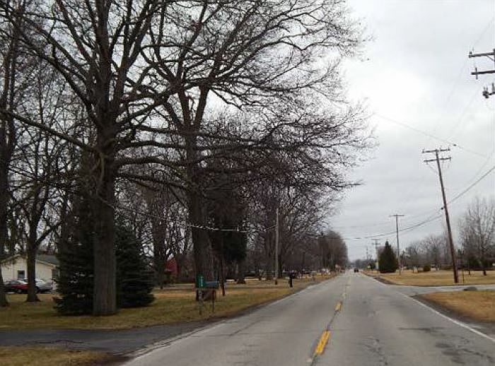 2nd image of 2681 Vivian Rd