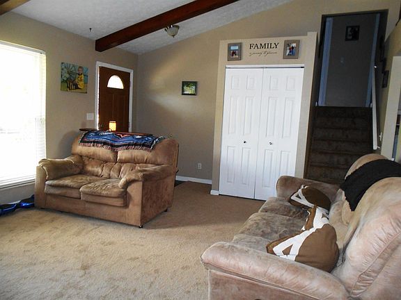 3rd image of 5875 Fairdale Dr
