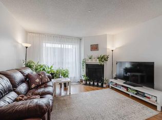 315 E Southampton Dr SW #9208, Calgary, AB T2W 2T6