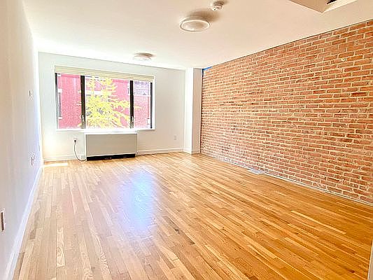 4th image of 259 W 10th St APT 3D