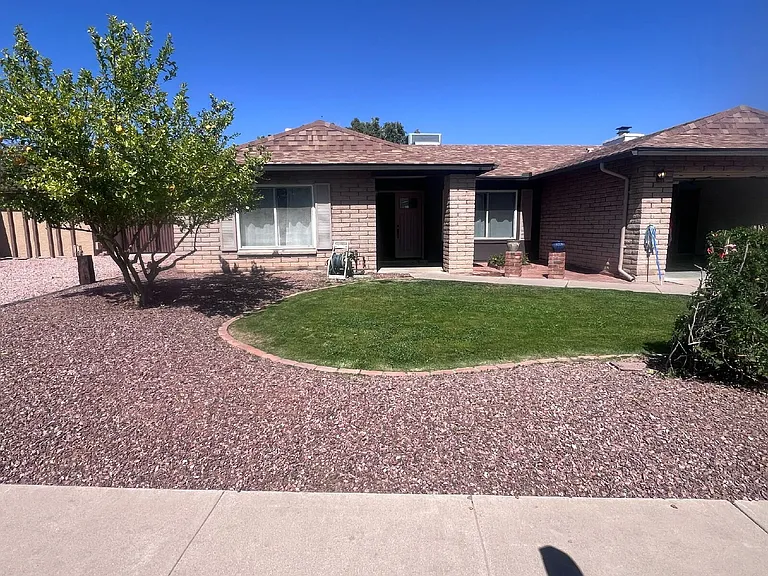 2722 W Monte Ave — Photo 1