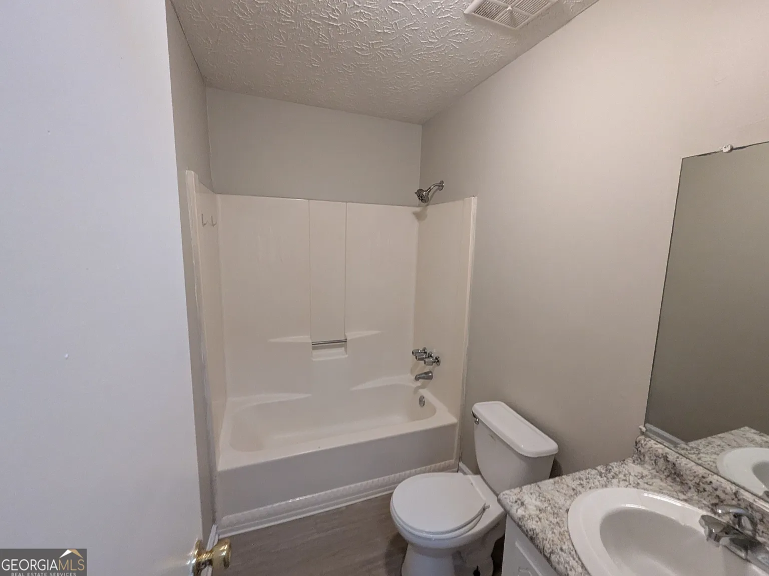 2 bed, 1.0 bath, 810 sqft, $1,025 — Photo 4