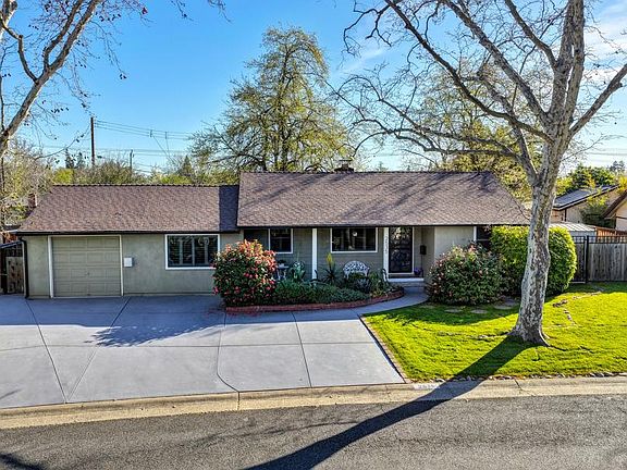2nd image of 2535 Danube Dr
