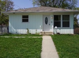 208 N Melrose Ave, Elgin, IL 60123