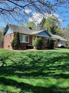 136 Morgan Rd, Winston Salem, NC, 27105