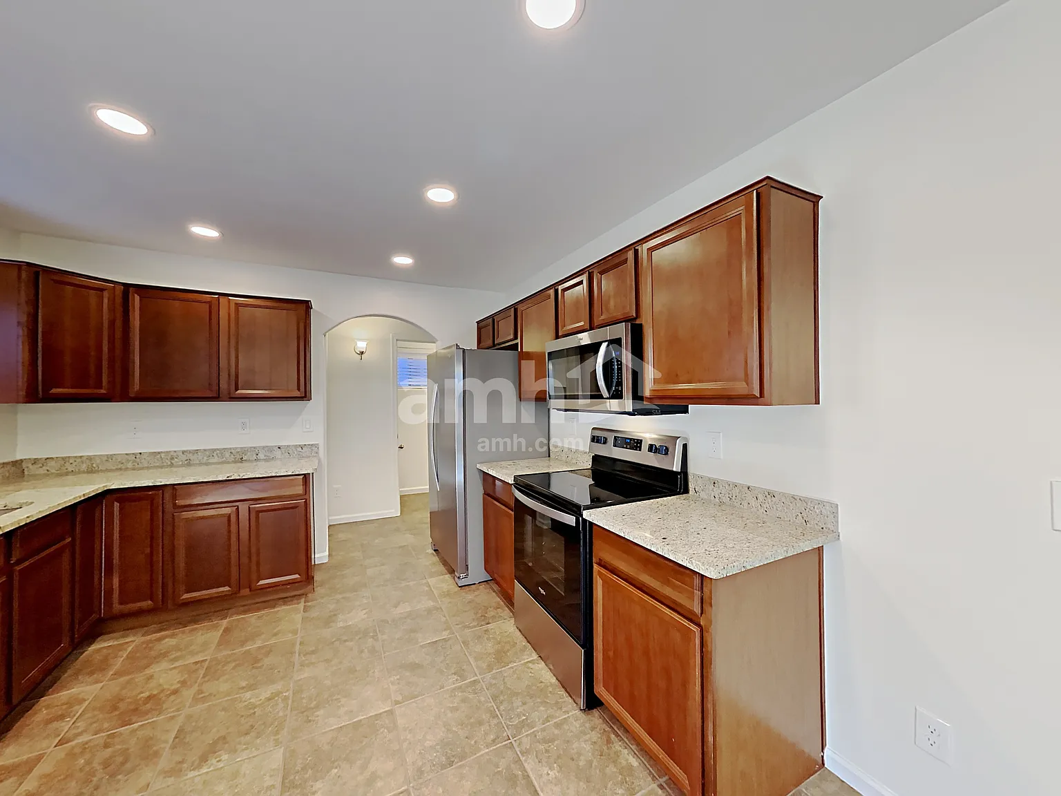 3 bed, 2.5 bath, 1610 sqft, $2,260 — Photo 3