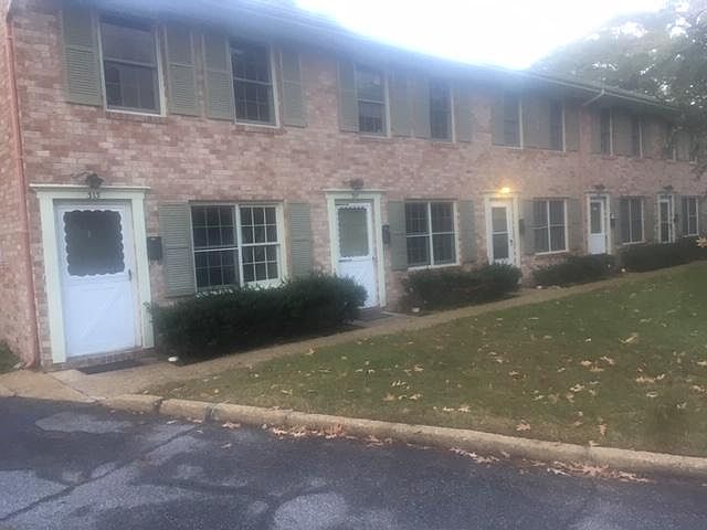 1st image of 323 Crawford Pl
