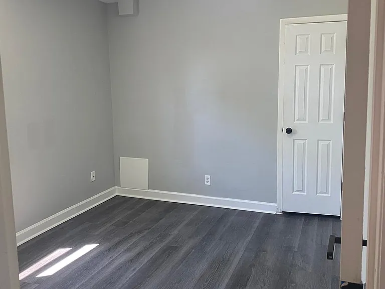 452 Graythorn Rd — Photo 12