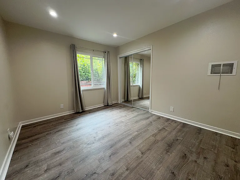 137 Rincon St — Photo 2