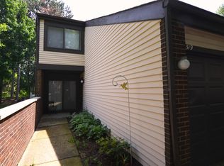 519 Forsythia Ln #101, Richmond Heights, OH
