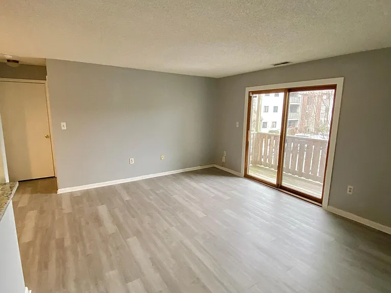 1208 Ravens Crest Dr — Photo 6