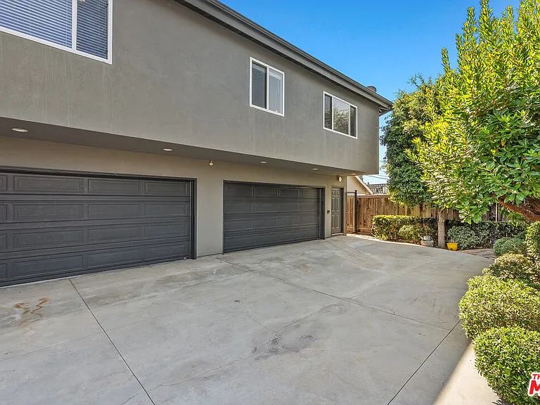 4040 Rosabell St — Photo 8