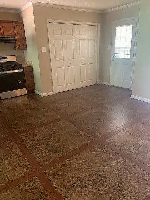 4 bed, 1.5 bath, 1430 sqft, $1,450 — Photo 3