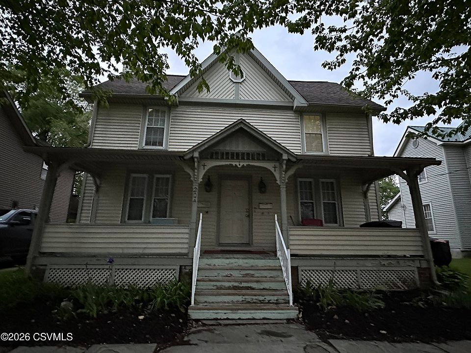 1st image of 204 N Main St