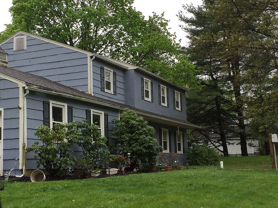2nd image of 8 Pine Dr