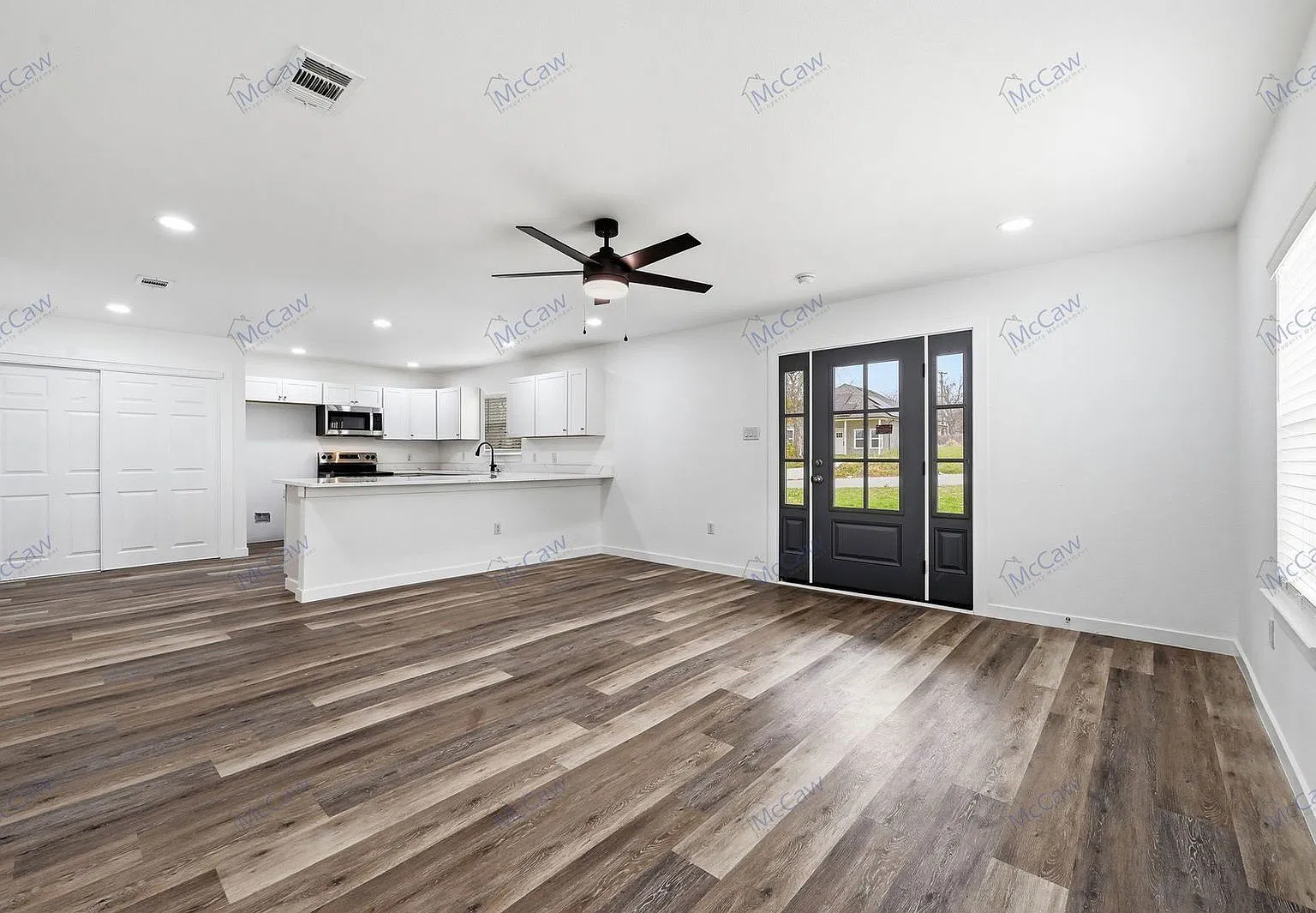 4 bed, 2.0 bath, 1274 sqft, $1,695 — Photo 3