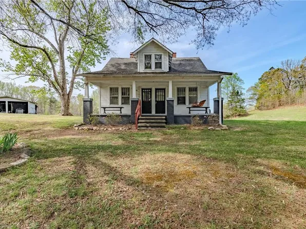 1749 Phillips Rd, Sandy Ridge, NC 27046