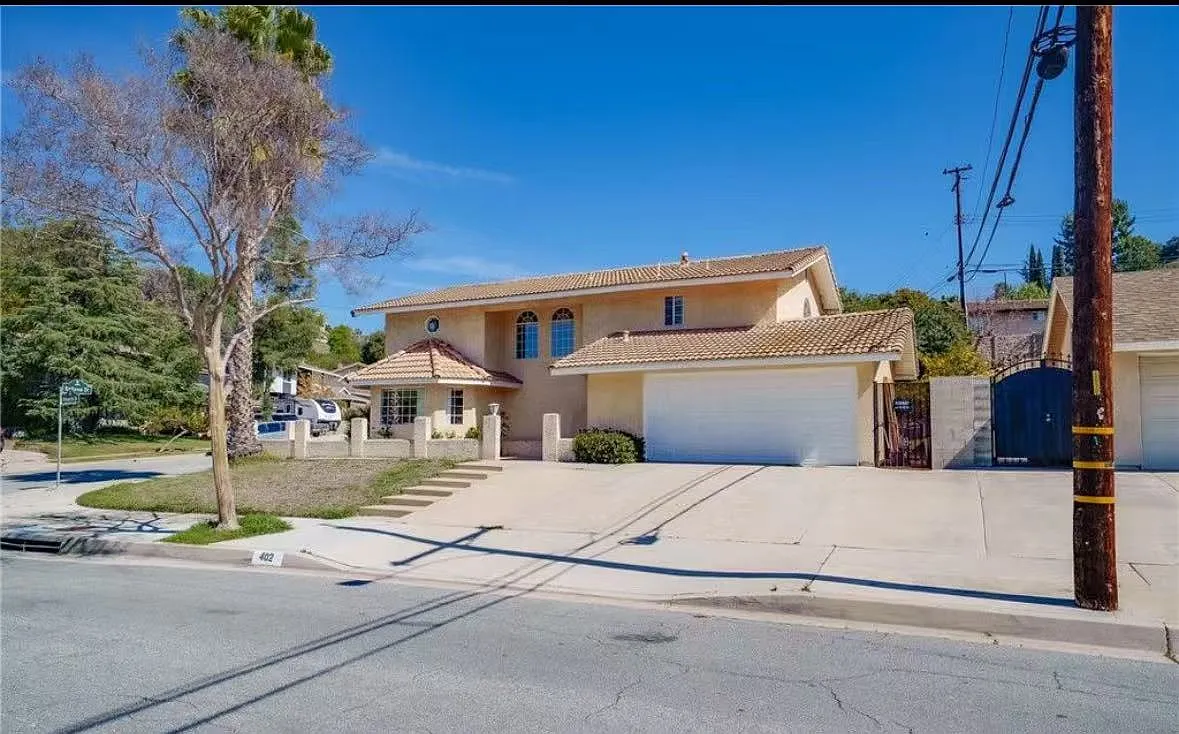 402 Bregante Dr — Photo 4