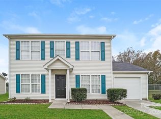 418 Centerfield Dr, Charlotte, NC 28214