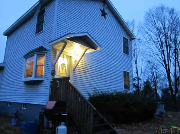 51 Pinewood Way, Argyle, NY 12809