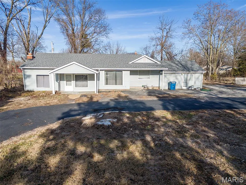 147 Elmgrove Ave photo 1