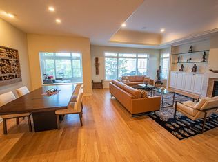 138 Stonebridge Rd, Mendota Heights, MN 55118