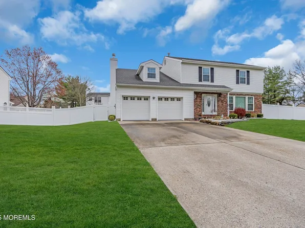 4 Margaret Lane, Howell, NJ 07731