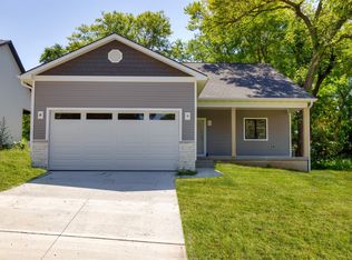 1417 SE Pioneer Rd, Des Moines, IA 50320
