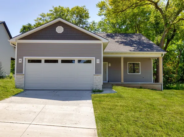 1417 SE Pioneer Rd, Des Moines, IA 50320