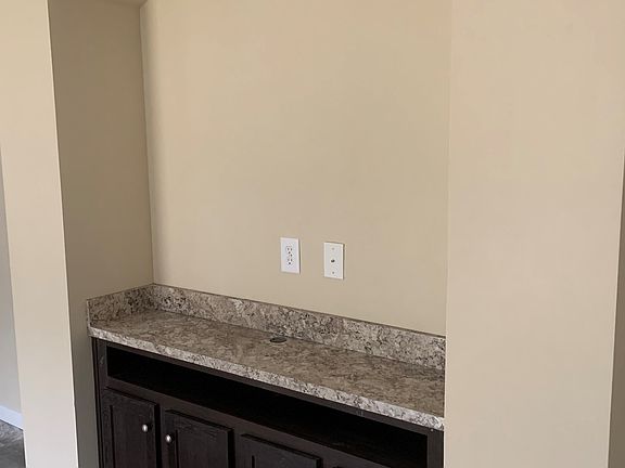 4th image of 365 West Ln