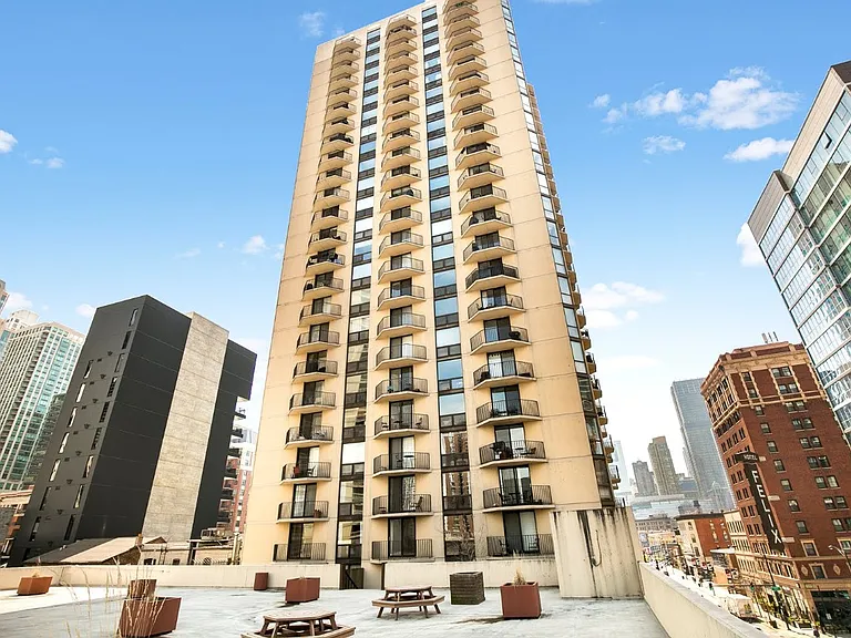 70 W Huron St #1201 — Photo 2