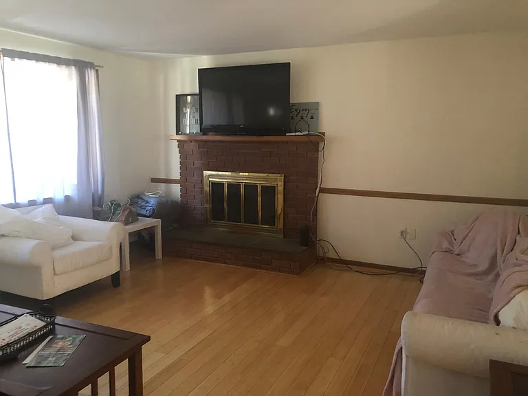 23 Hampshire Dr — Photo 7