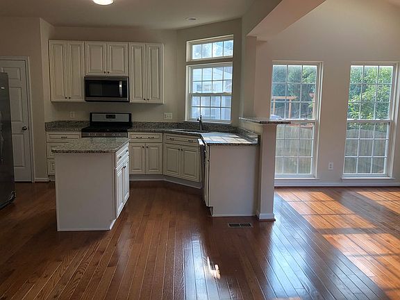2nd image of 13137 Kinnicutt Dr