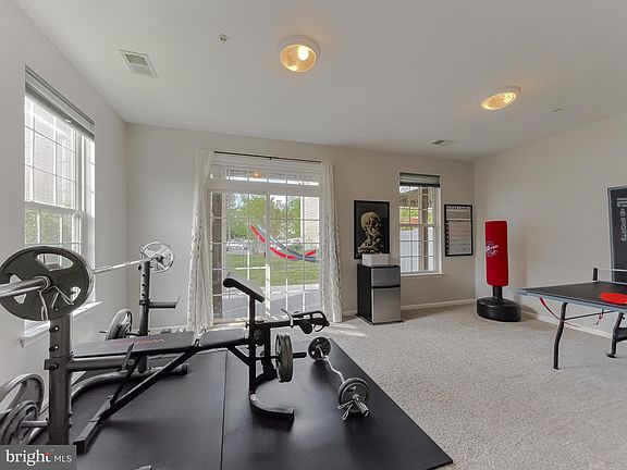 5th image of 43651 Marguerite St
