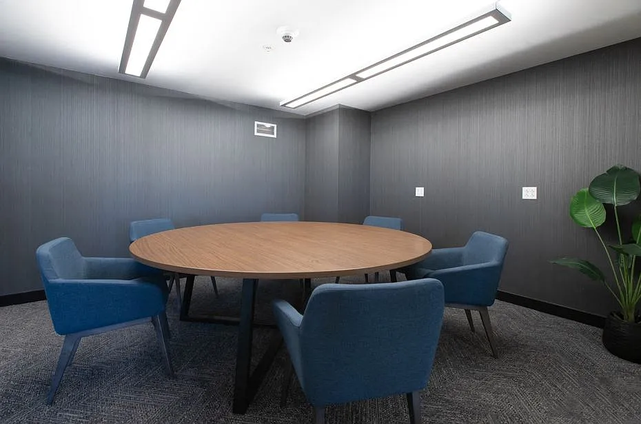 Top of The Mount Apartments — Photo 4