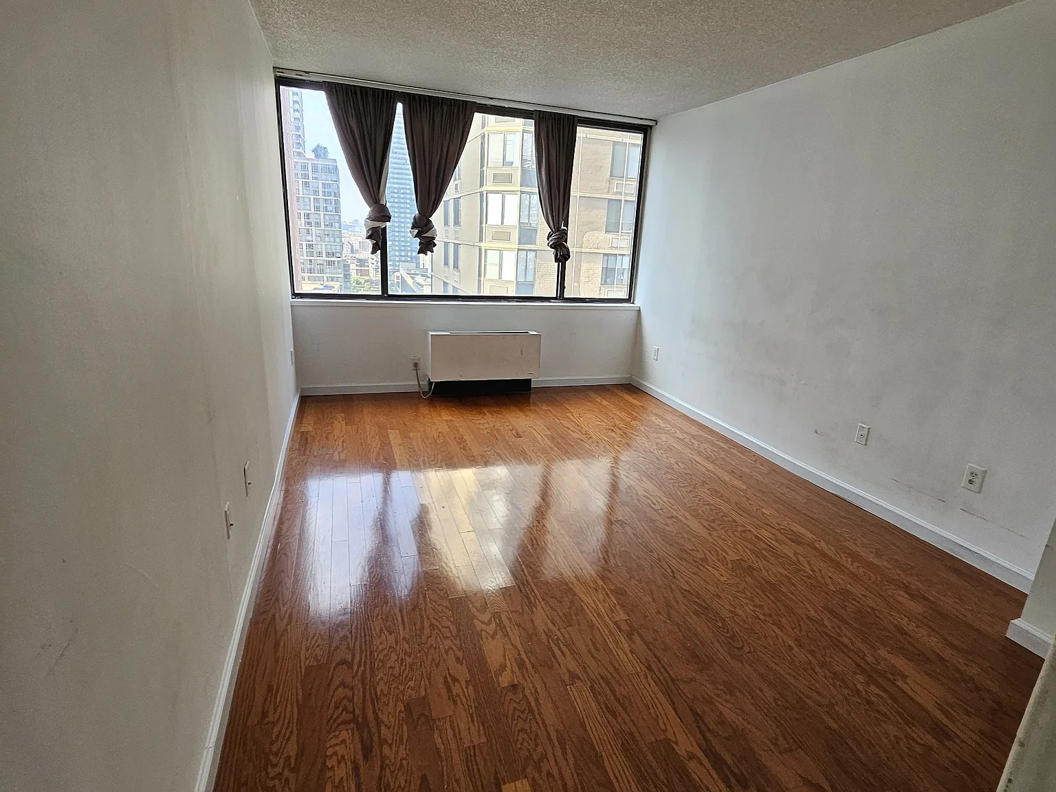 2 bed, 1030 sqft, $3,800 — Photo 4