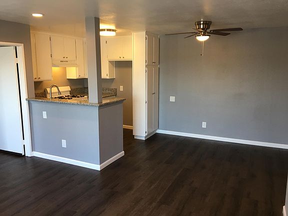 3rd image of 1600 W Carson St APT 312