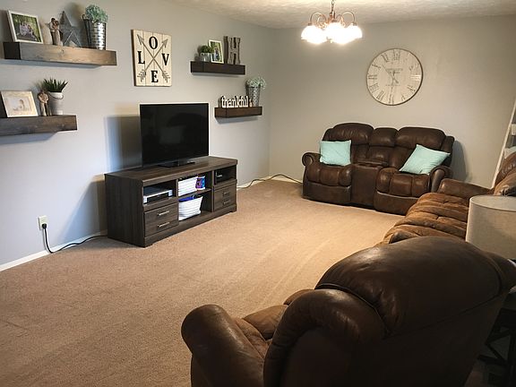 2nd image of 1111 Lawndale Dr