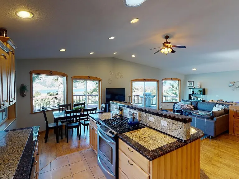 94451 Jerrys Flat Rd — Photo 23