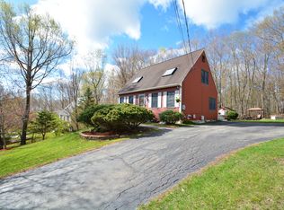 32 Ledgeview Dr, Rochester, NH 03839