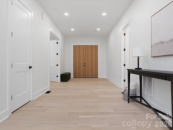 5th image of 511 Fowler Rd